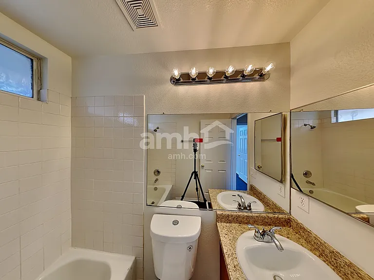 8100 Kentshire Dr — Photo 17