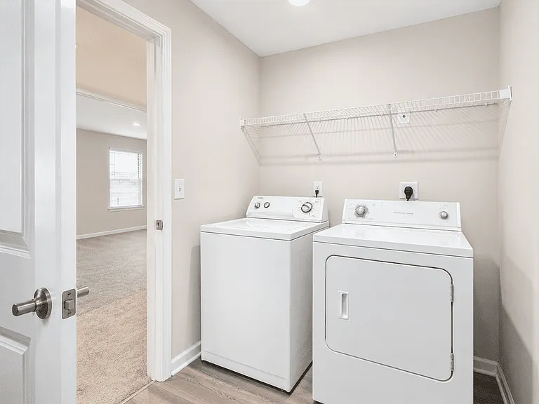 320 Ridgefield Dr — Photo 17