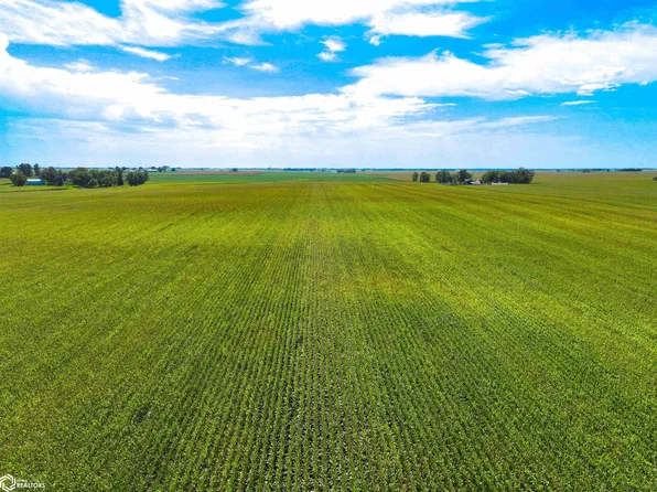 Independence Ave, Waterloo, IA 50703