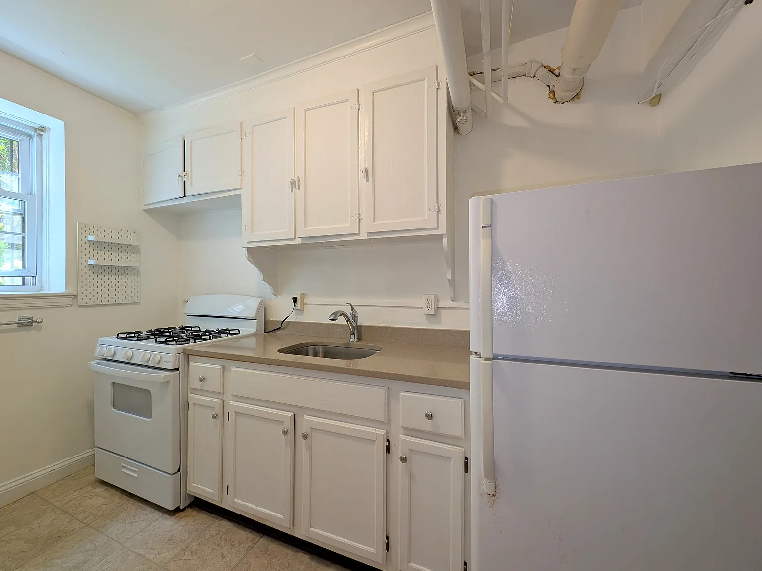 2 bed, 800 sqft, $2,700 — Photo 3
