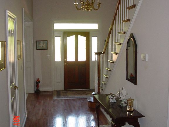 4th image of 105 Madison Ave
