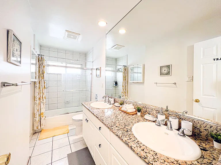 1169 Amherst Ave #3 — Photo 10