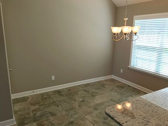 5th image of 8530 Courtly Cir N