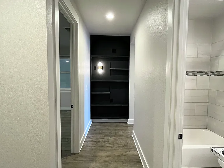 251 S Mill St #320 — Photo 16
