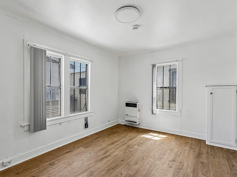 4214-4240 S. Hoover St. — Photo 24