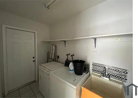 496 NW 35th Ave — Photo 4