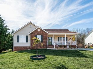212 Russell Springs Dr, Lynchburg, VA 24501