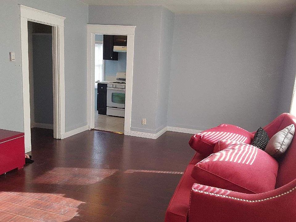 1st image of 4649 33rd St