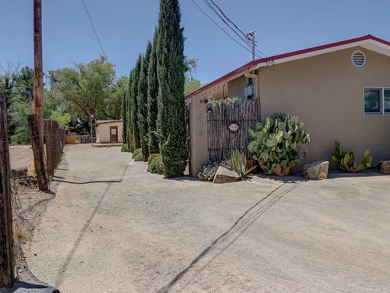 2160 Calle De Arroyo — Photo 4