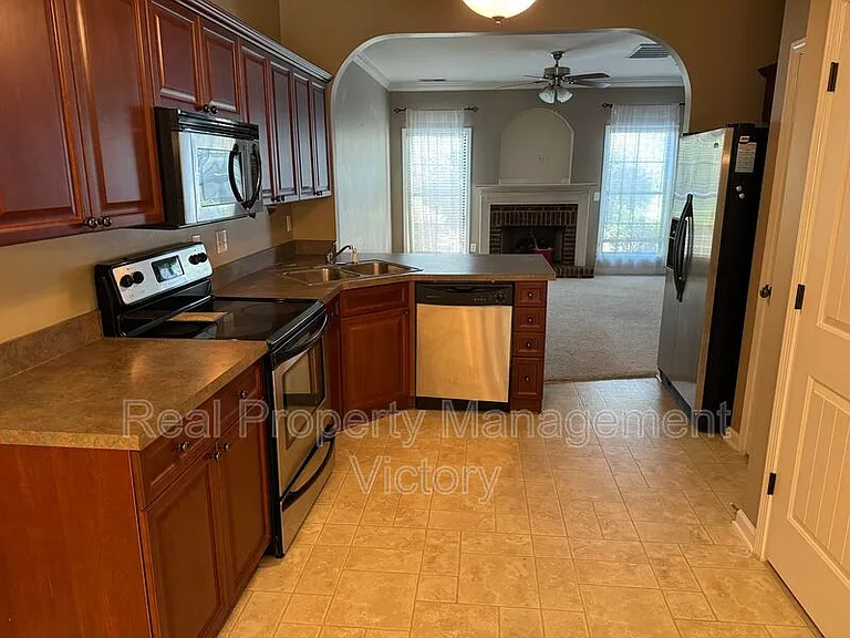 4248 Ashwood Cv — Photo 4