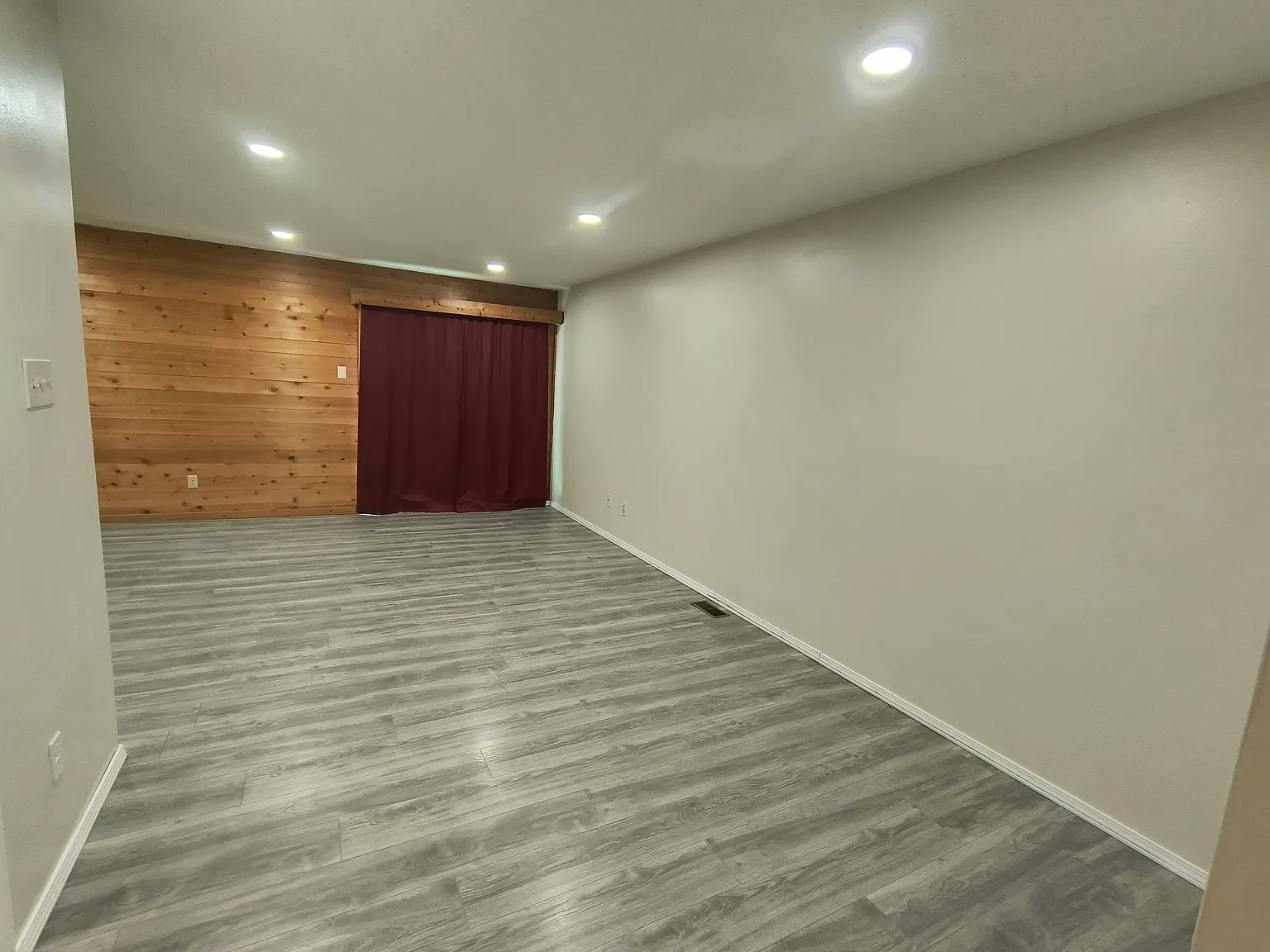 3 bed, 1.5 bath, 1500 sqft, $1,800 — Photo 3