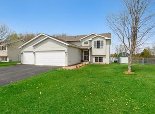 615 Marigold Dr, Cambridge, MN 55008