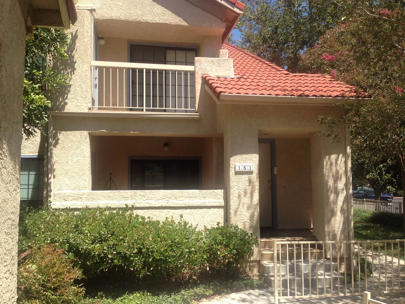 2 bed, 872 sqft, $2,900 — Photo 1