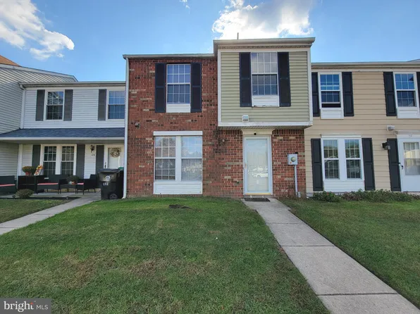 111 Villa Knoll Ct, Sicklerville, NJ 08081