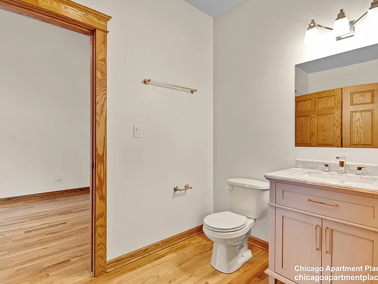 216 N May St #101 — Photo 14