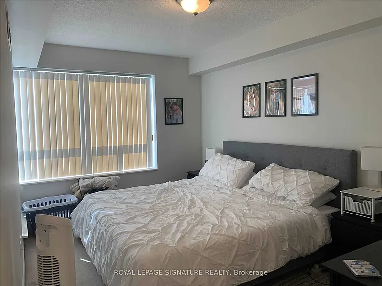 250 Wellington St W #632 — Photo 8