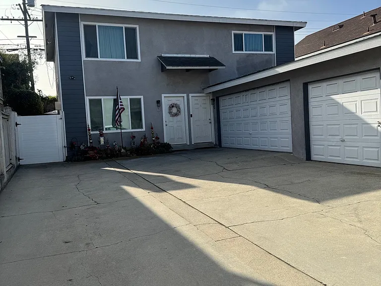 2212 Voorhees Ave — Photo 10