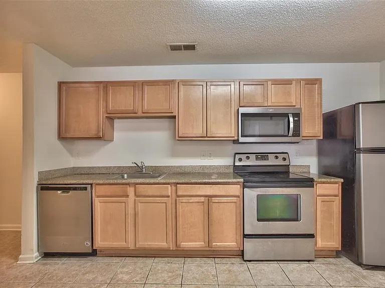 3000 S Adams St #412 — Photo 7