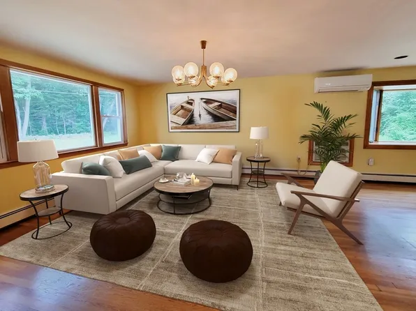 19 Westland Dr, Tewksbury, MA 01876