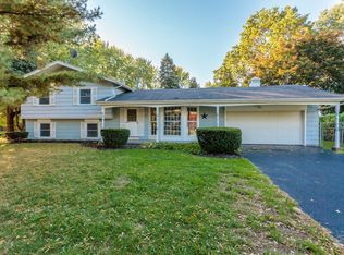 60 Harper Dr, Pittsford, NY 14534