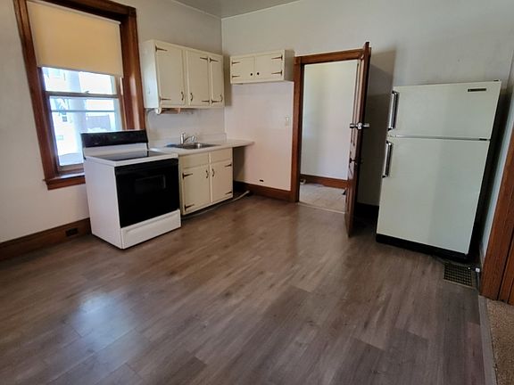 2nd image of 207 W 4th St APT 2