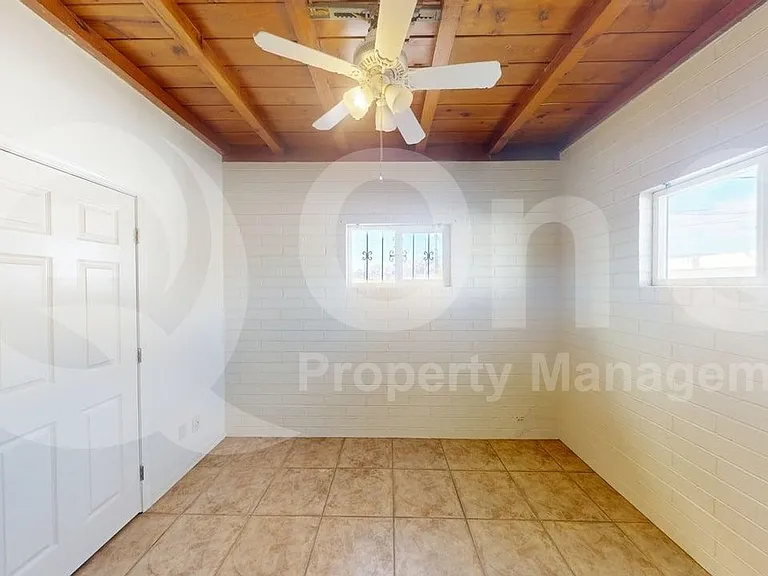 3566 E Kleindale Rd #D — Photo 8