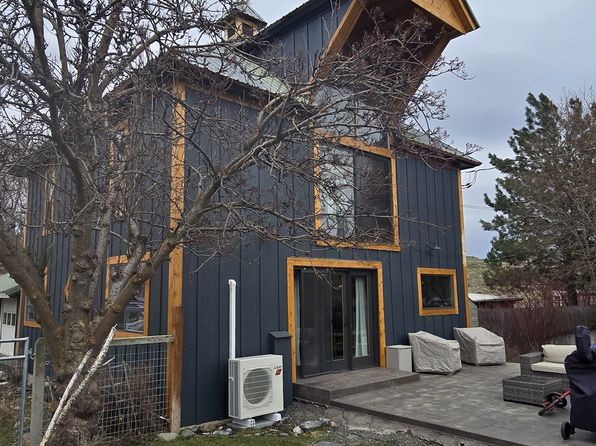 403 E 3rd St, Joseph, OR 97846