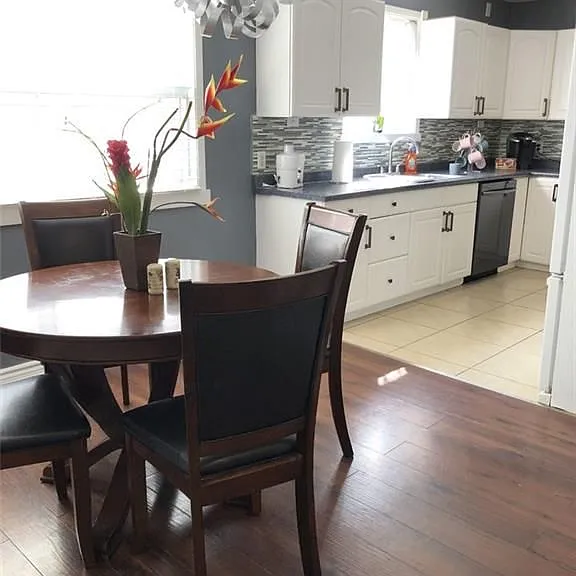 17 Sterling St #UPPER — Photo 12