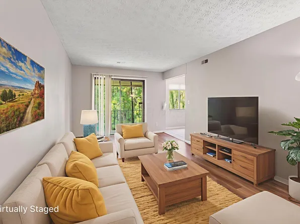 4358 Chateau Morse Dr, Columbus, OH 43231