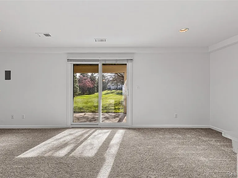 5611 Drake Hollow Dr W — Photo 20