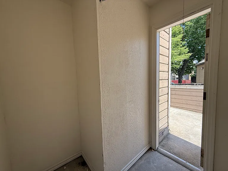 9801 Walnut St #214 — Photo 23