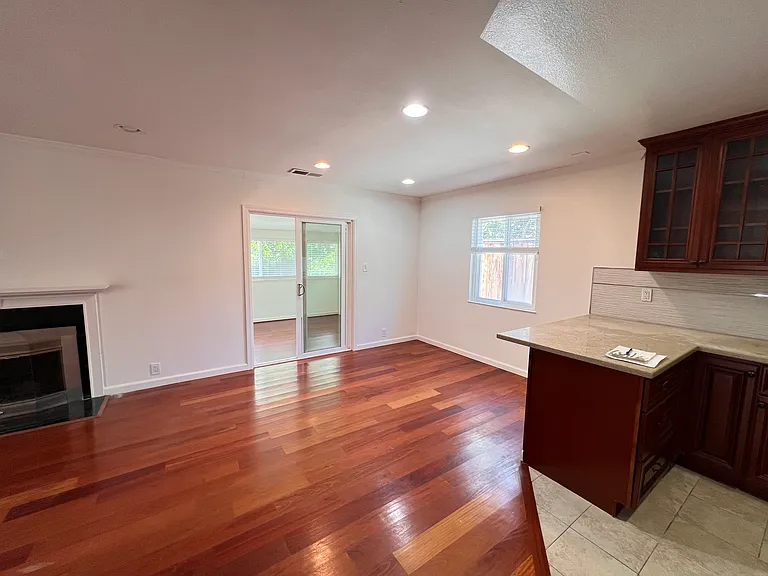 3192 Maddux Dr — Photo 3