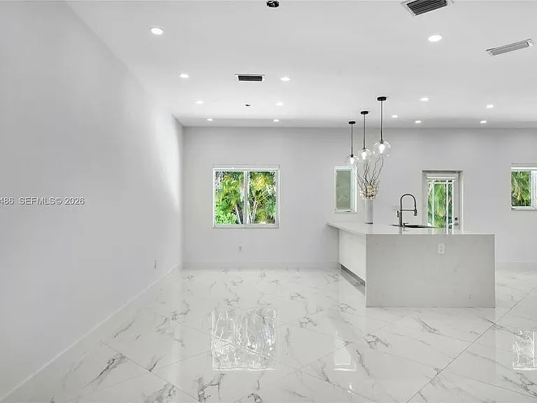 711 Sunset Rd — Photo 8
