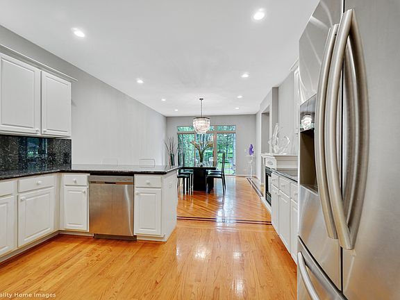 5th image of 1772 Camden Dr