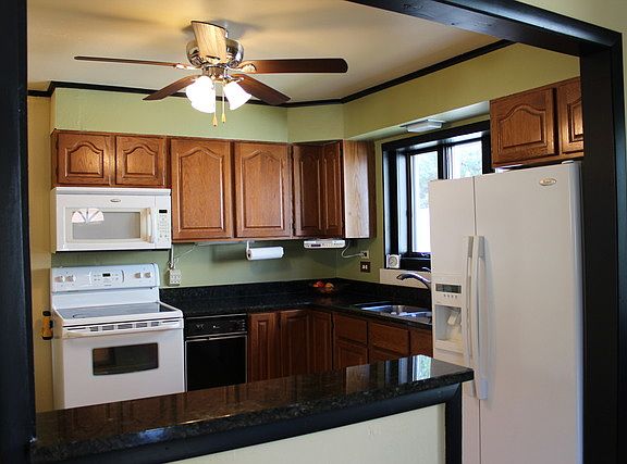 3rd image of 619 E Olive St
