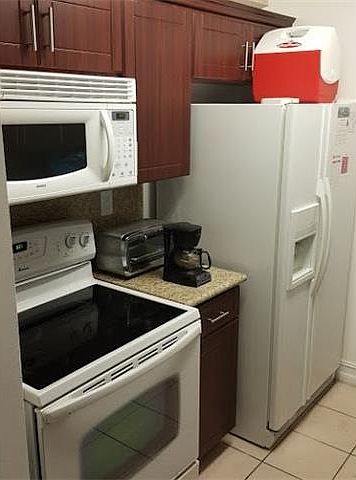 1st image of 230 NW 107th Ave APT 203