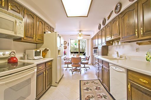 5th image of 701 Lake Hinsdale Dr APT 305