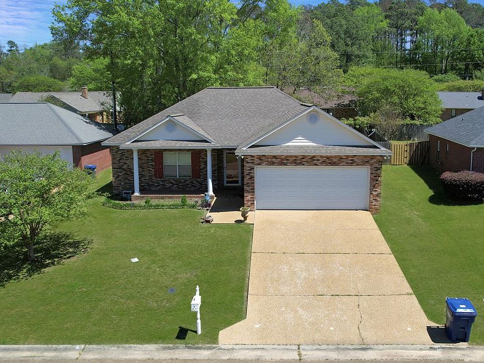 1st image of 622 Annawood Ln NE