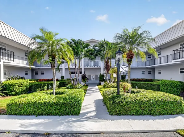 32 COLONIAL CLUB Drive #102, Boynton Beach, FL 33435