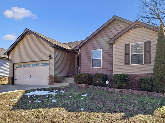 3rd image of 848 Shelton Cir