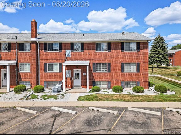 4th image of 8141 Denwood Dr