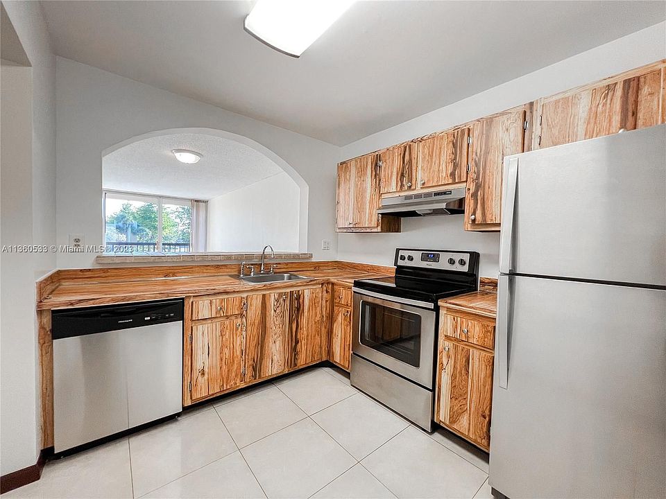 1st image of 10845 SW 112th Ave APT 317