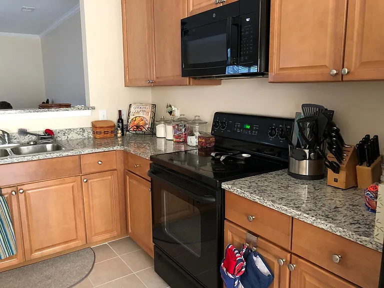 2203 Regency Ct — Photo 14