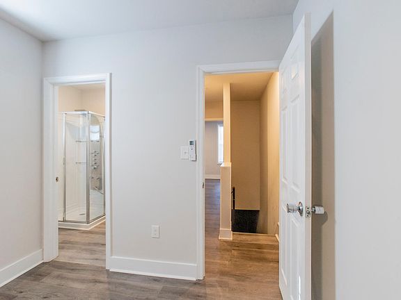5th image of 251 E Indiana Ave #18