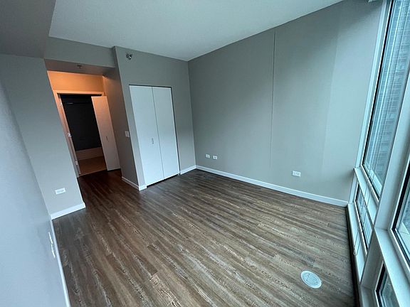 4th image of 400 E Ohio St #3307