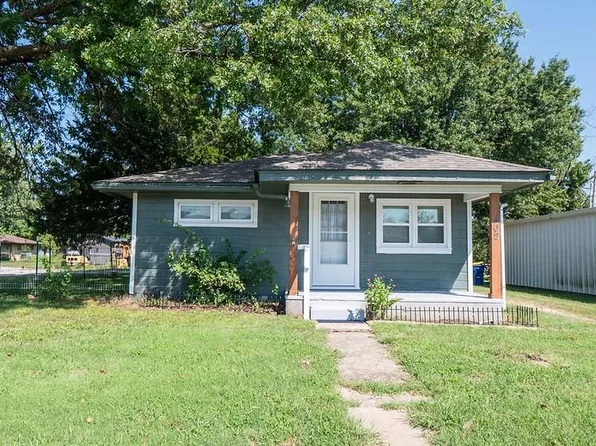 402 N McGee St, Caney, KS 67333