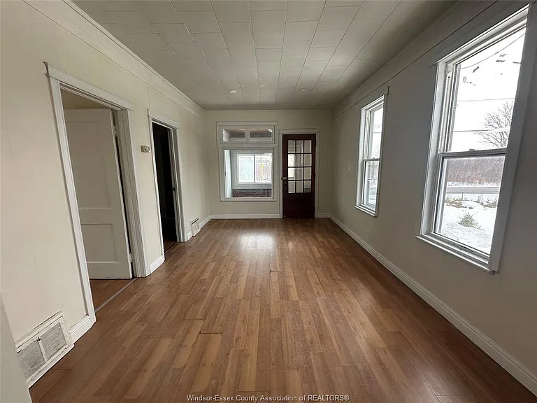 1473 S Cameron Blvd — Photo 3