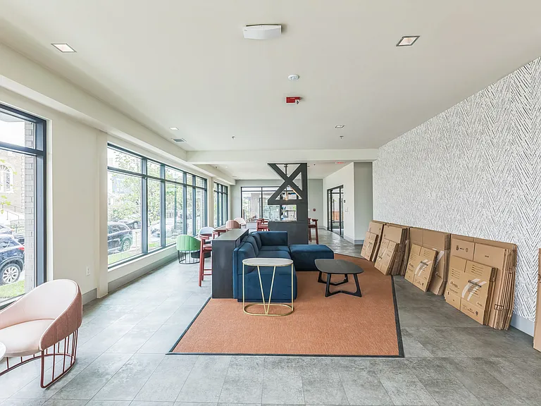 Park Morton Apartments — Photo 36