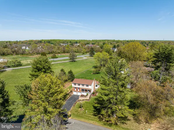 10624 Cavalcade St, Great Falls, VA 22066