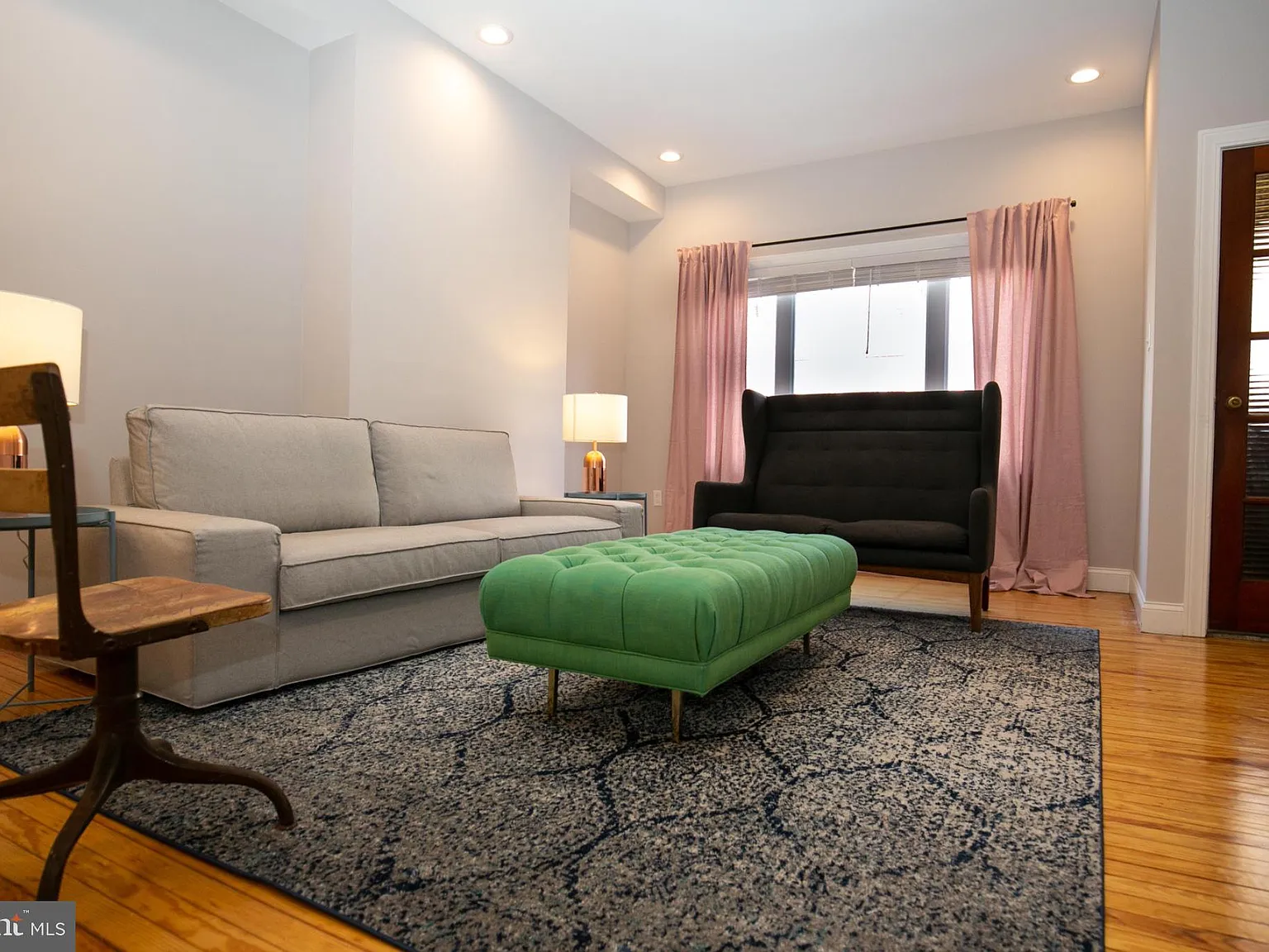 3 bed, 1.5 bath, 1343 sqft, $2,650 — Photo 3